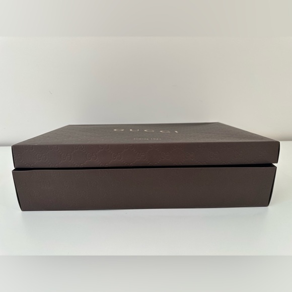 Gucci Brown Gift Box (with minor flows) & Ribbon| 15x9.75x2.75 inches - Picture 10 of 12